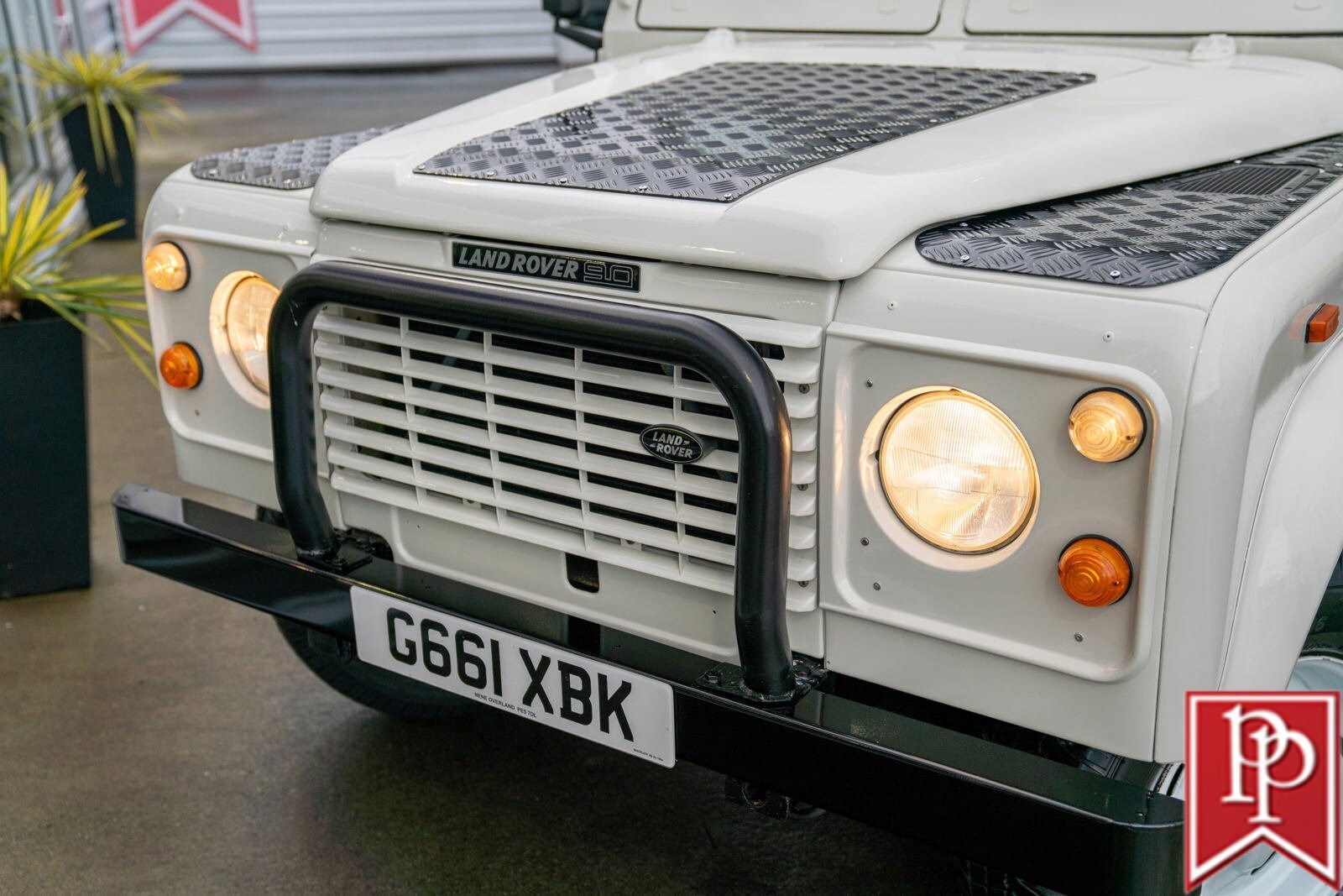 Land-Rover-Defender-1990-SUV-1