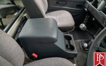 Land-Rover-Defender-1990-SUV-19