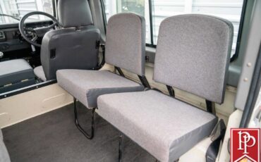 Land-Rover-Defender-1990-SUV-25
