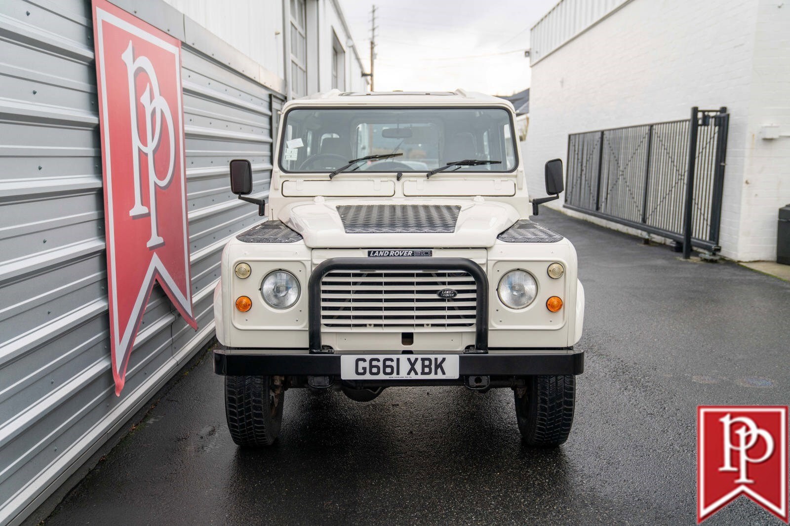 Land-Rover-Defender-1990-SUV-29