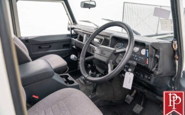 Land-Rover-Defender-1990-SUV-8