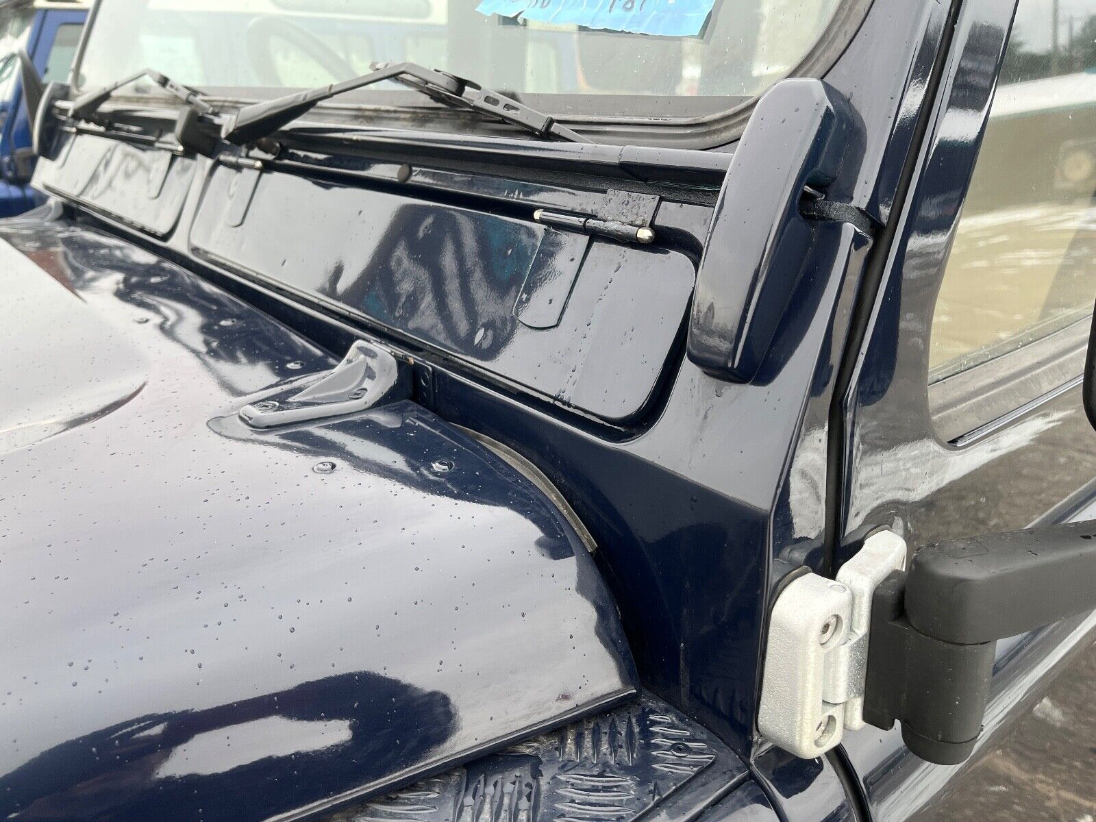 Land-Rover-Defender-1991-Crew-Cab-Pickup-10