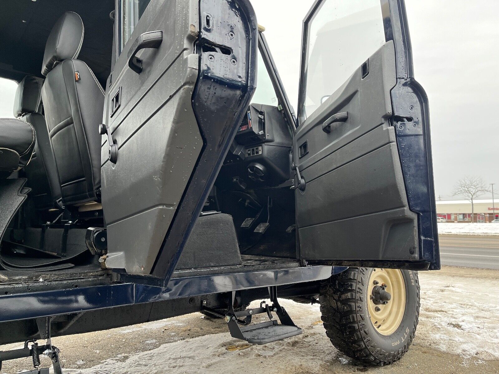 Land-Rover-Defender-1991-Crew-Cab-Pickup-17
