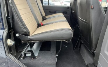 Land-Rover-Defender-1991-Crew-Cab-Pickup-23