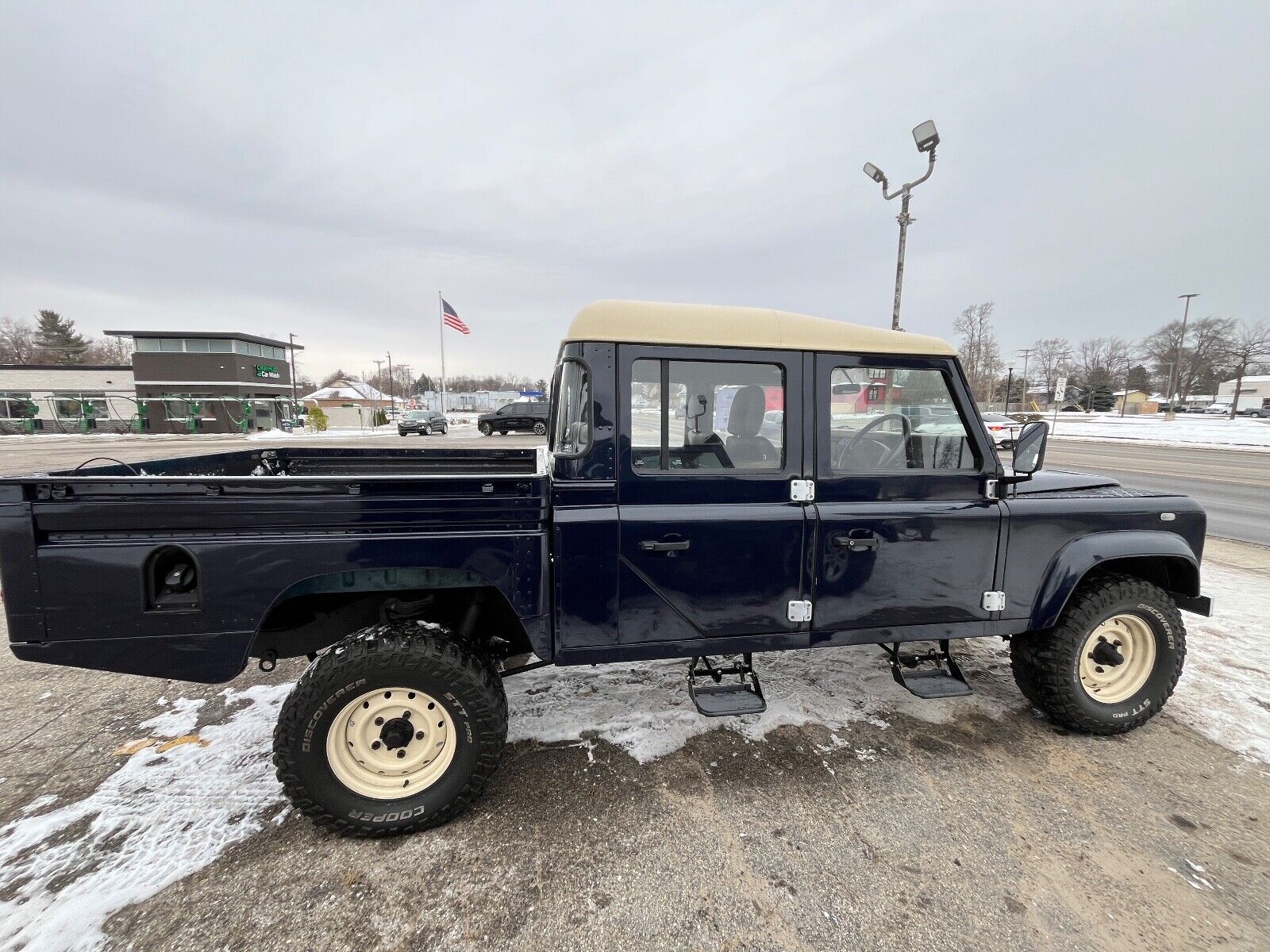Land-Rover-Defender-1991-Crew-Cab-Pickup-4