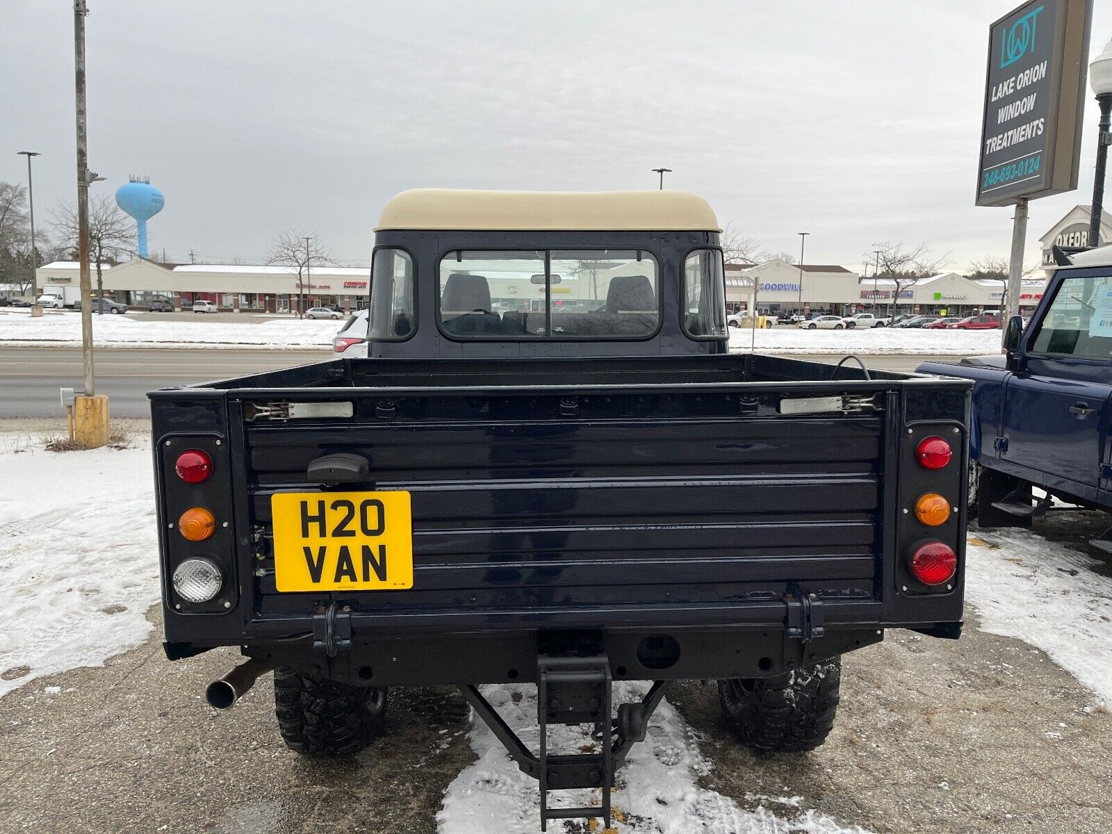 Land-Rover-Defender-1991-Crew-Cab-Pickup-6