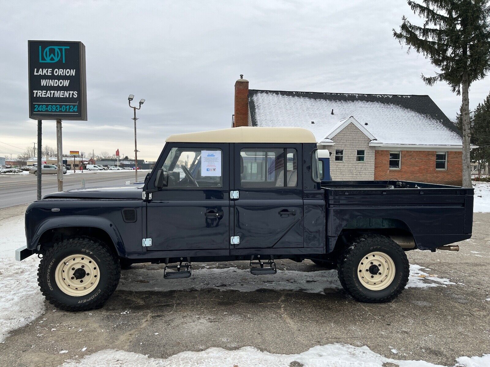 Land-Rover-Defender-1991-Crew-Cab-Pickup
