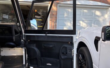 Land-Rover-Defender-1993-10