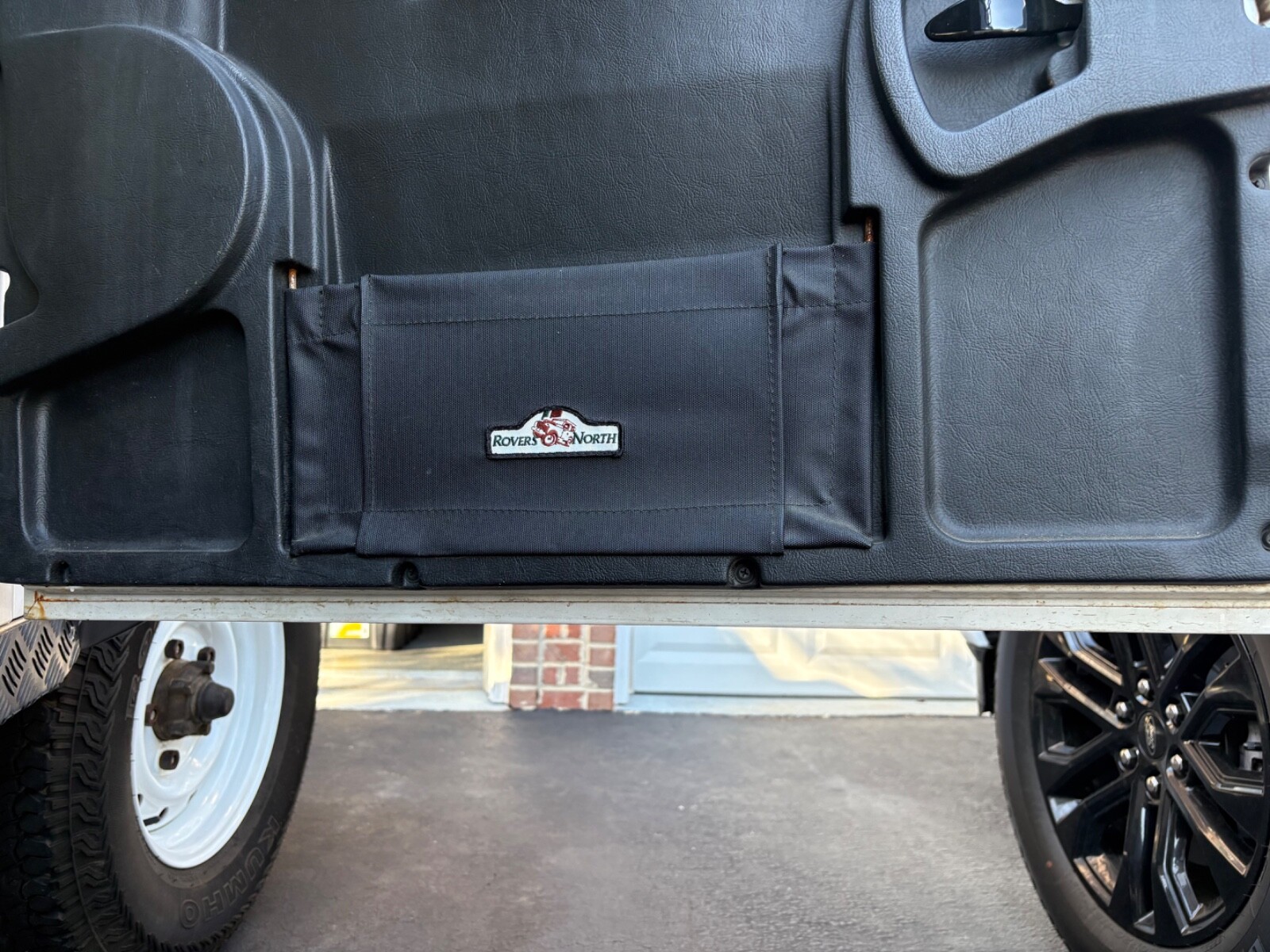 Land-Rover-Defender-1993-11