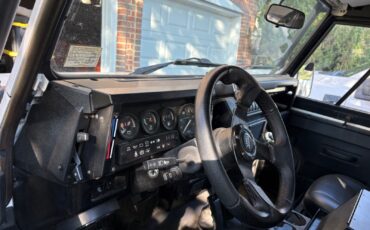 Land-Rover-Defender-1993-15