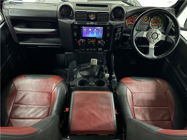 Land-Rover-Defender-1993-16