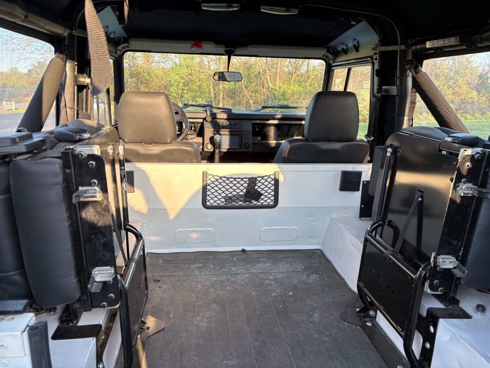 Land-Rover-Defender-1993-27