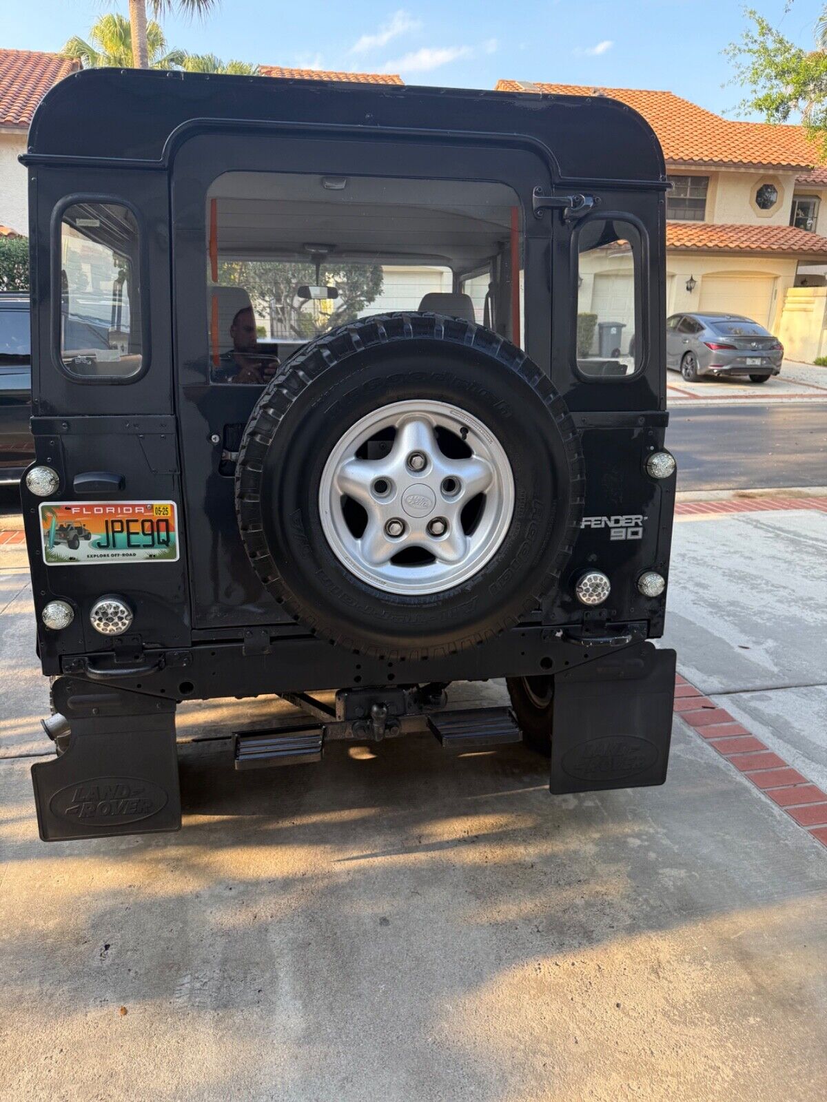 Land-Rover-Defender-1993-3