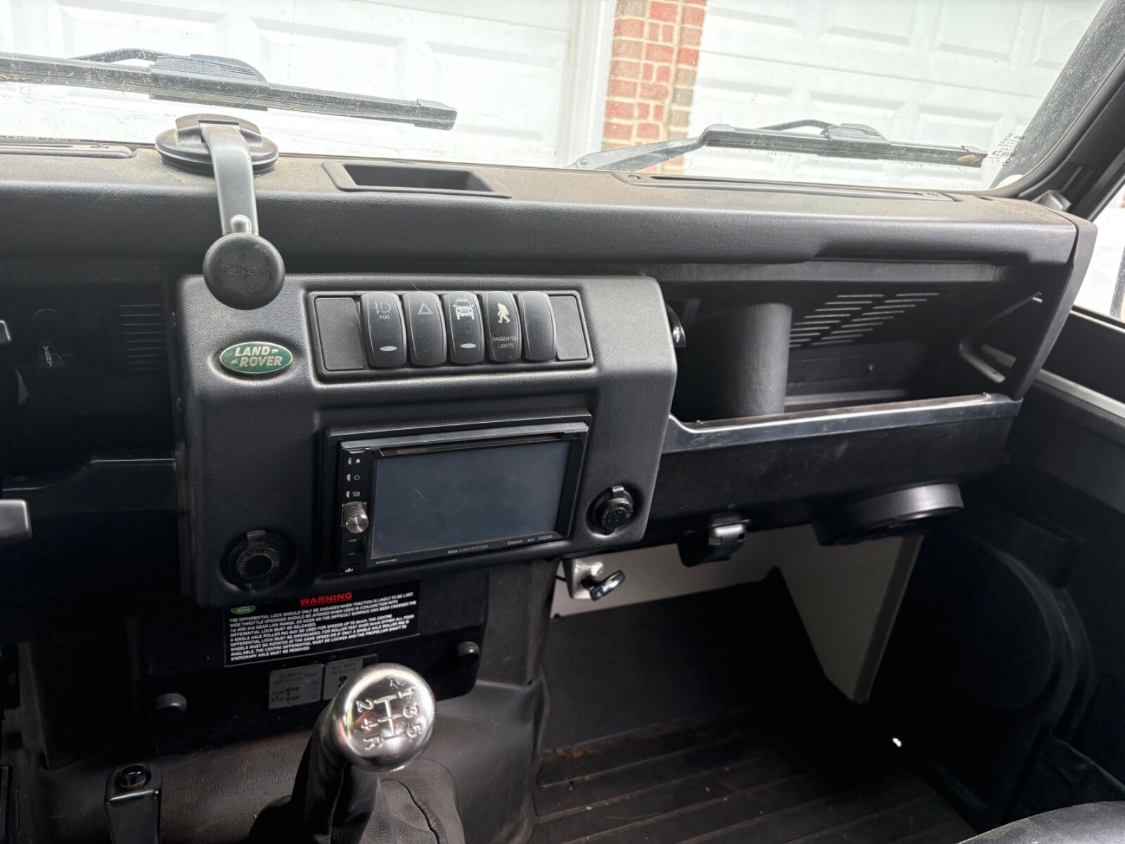 Land-Rover-Defender-1993-31