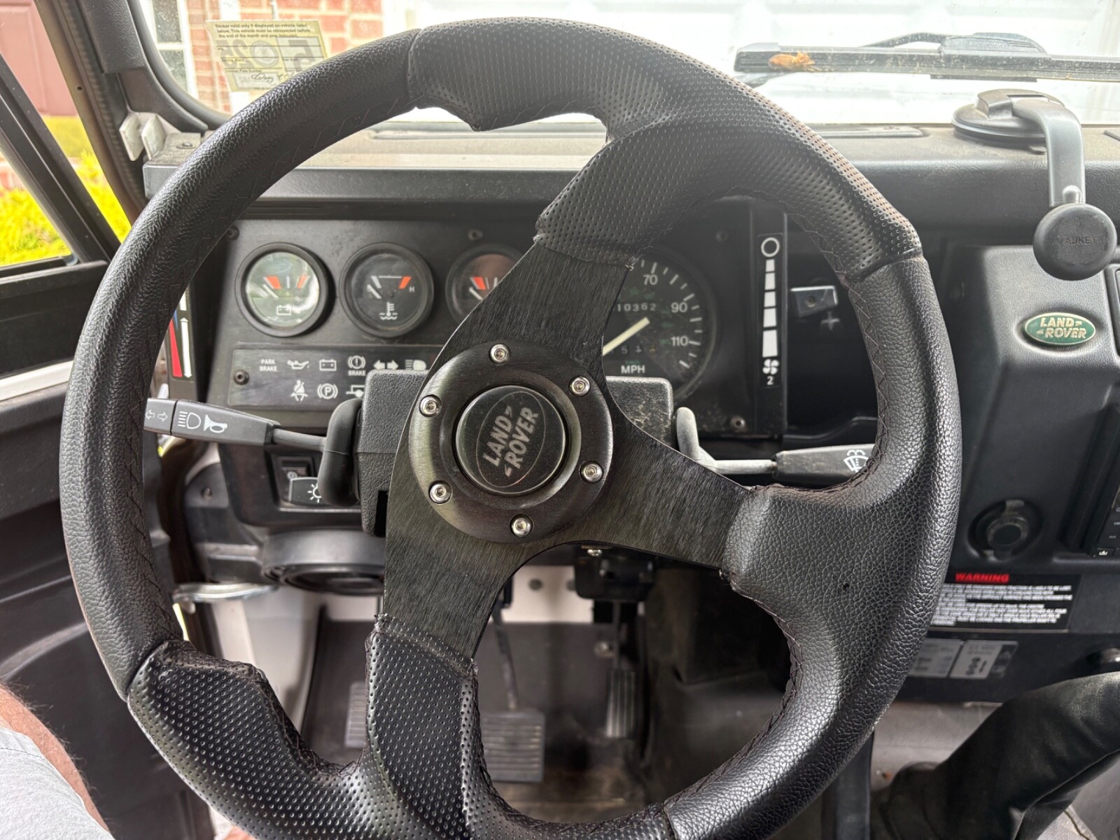 Land-Rover-Defender-1993-32