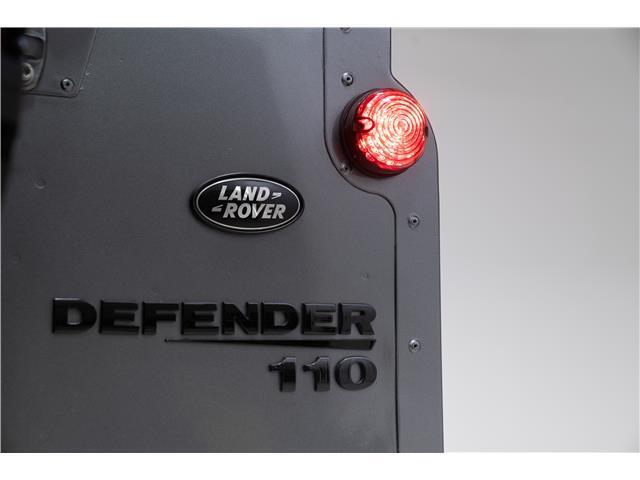 Land-Rover-Defender-1993-32