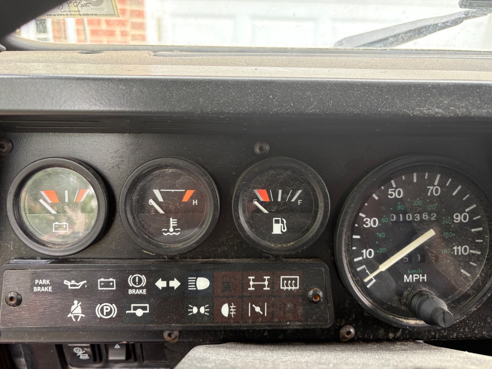 Land-Rover-Defender-1993-33