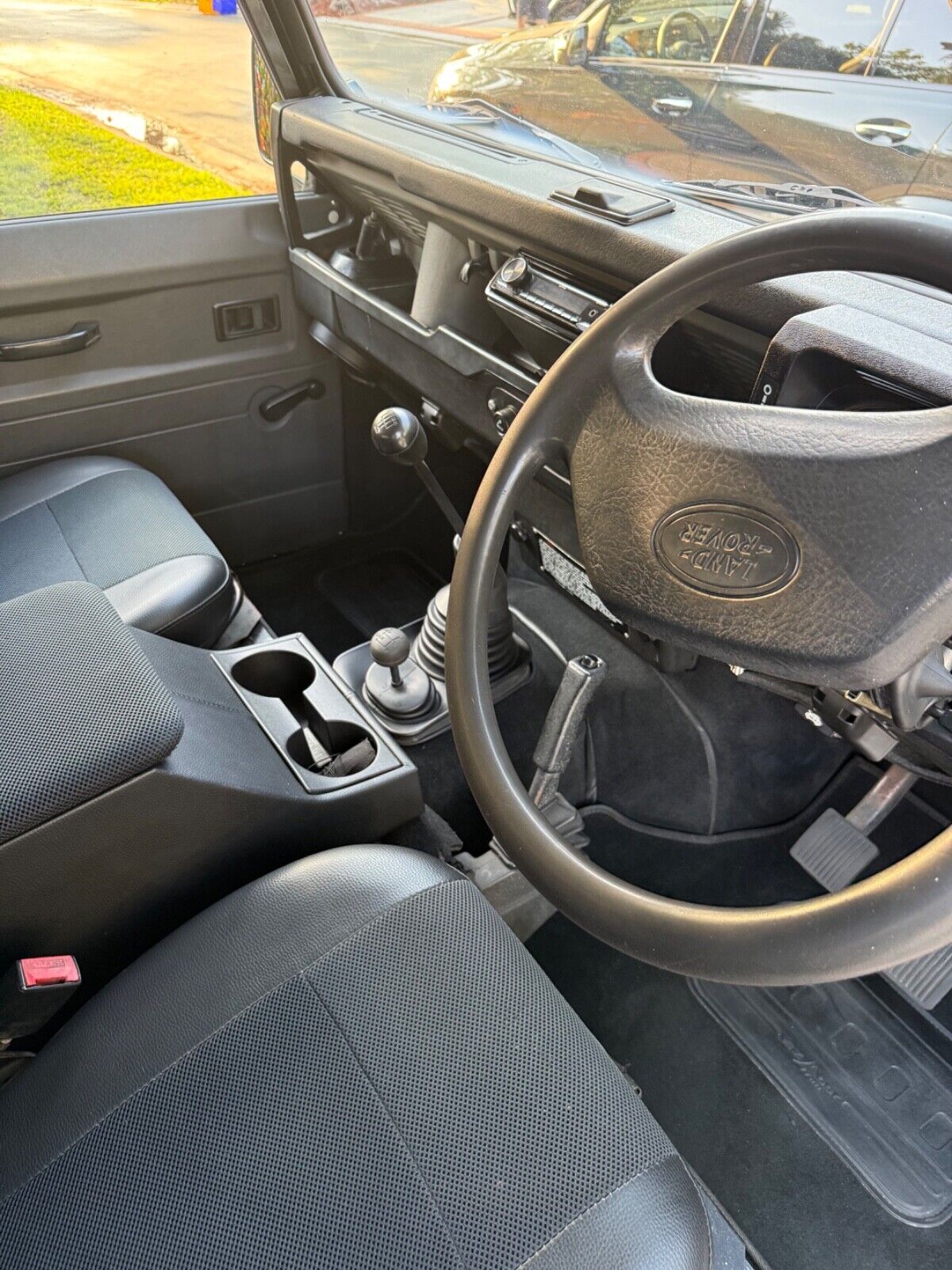 Land-Rover-Defender-1993-4