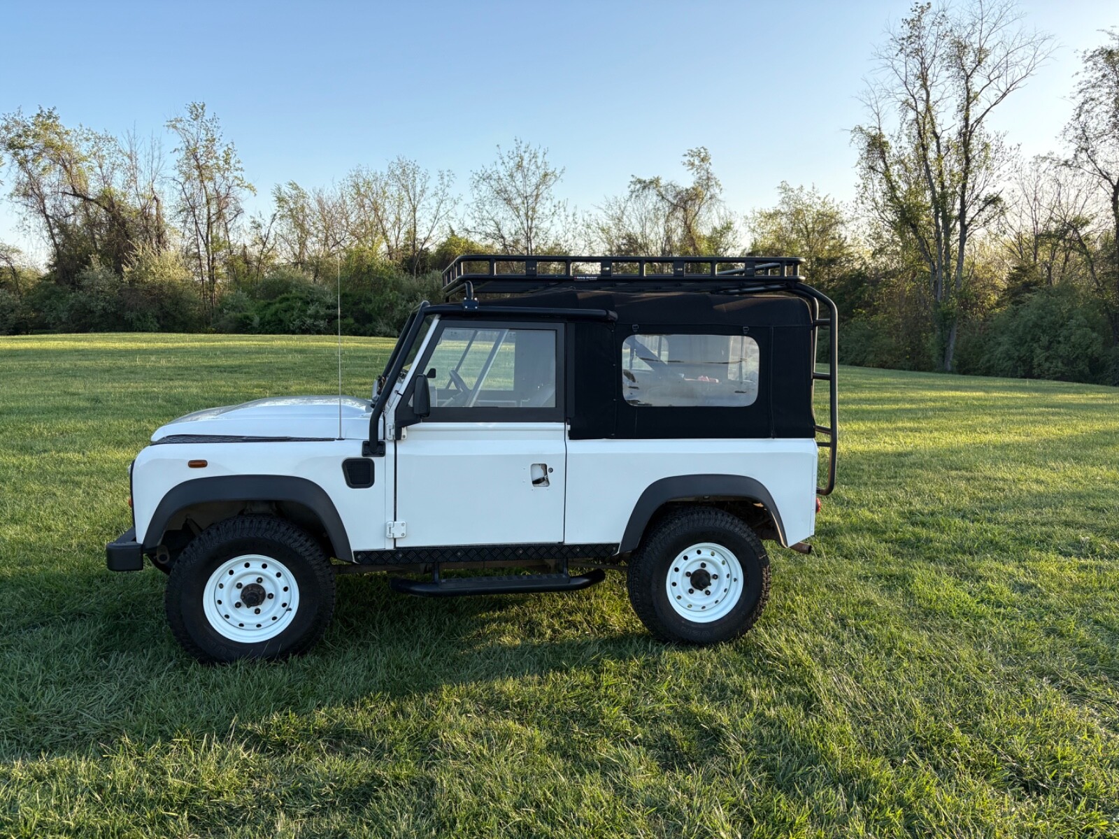 Land-Rover-Defender-1993