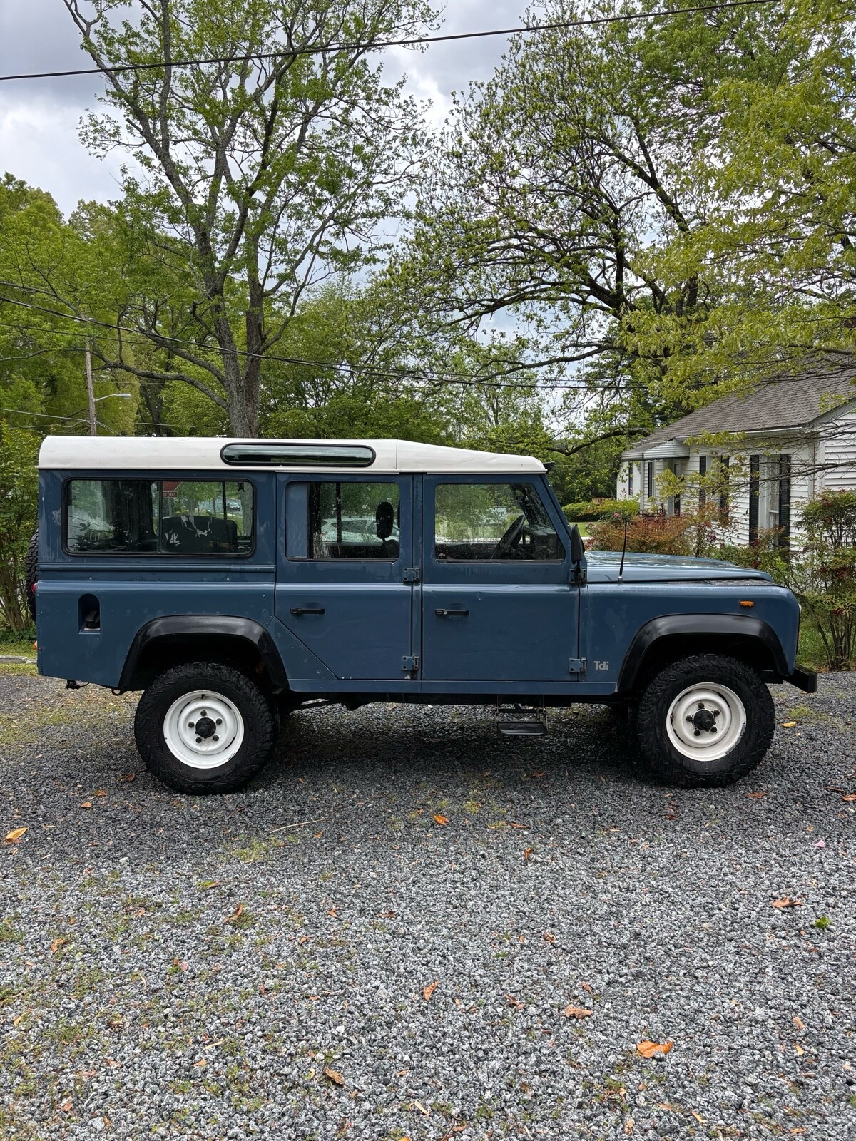 Land-Rover-Defender-1993-SUV-1