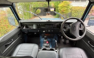 Land-Rover-Defender-1993-SUV-10