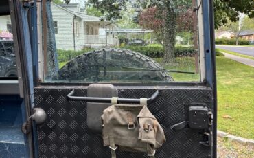 Land-Rover-Defender-1993-SUV-12