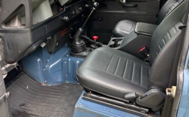 Land-Rover-Defender-1993-SUV-13