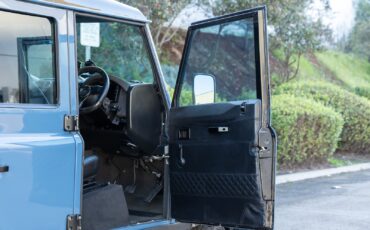 Land-Rover-Defender-1993-SUV-15
