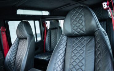 Land-Rover-Defender-1993-SUV-26