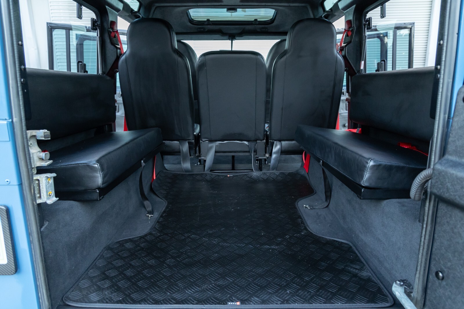 Land-Rover-Defender-1993-SUV-29
