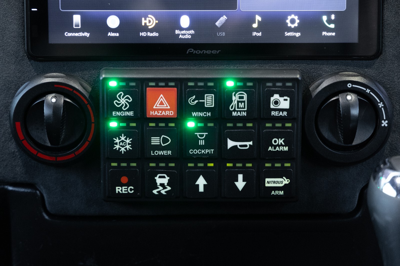 Land-Rover-Defender-1993-SUV-32
