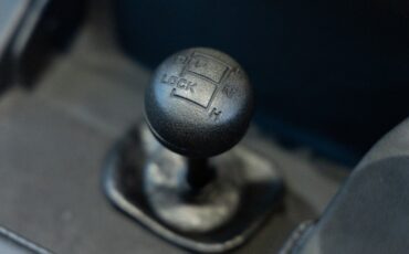 Land-Rover-Defender-1993-SUV-38