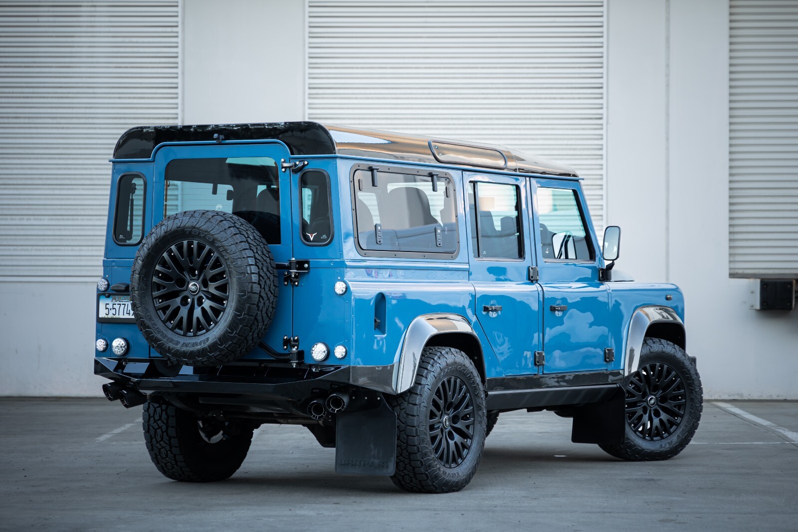 Land-Rover-Defender-1993-SUV-5