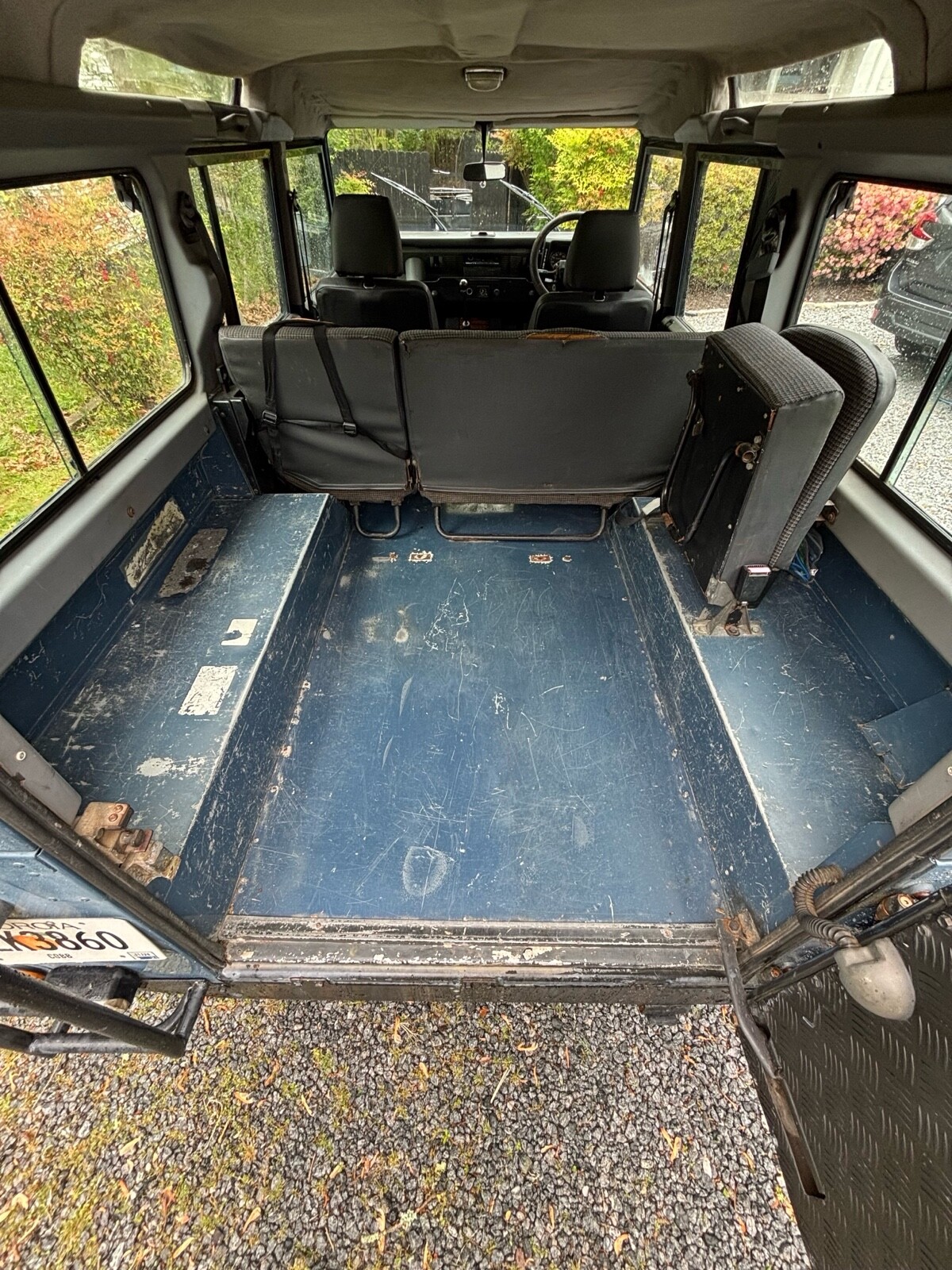 Land-Rover-Defender-1993-SUV-9