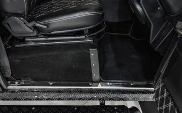 Land-Rover-Defender-1994-14