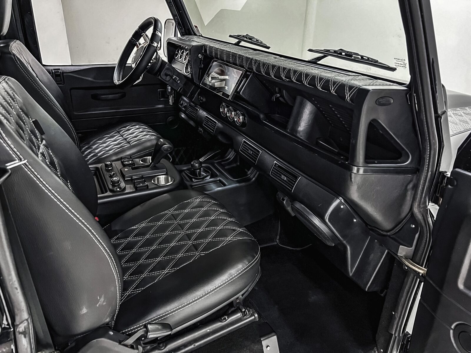 Land-Rover-Defender-1994-15