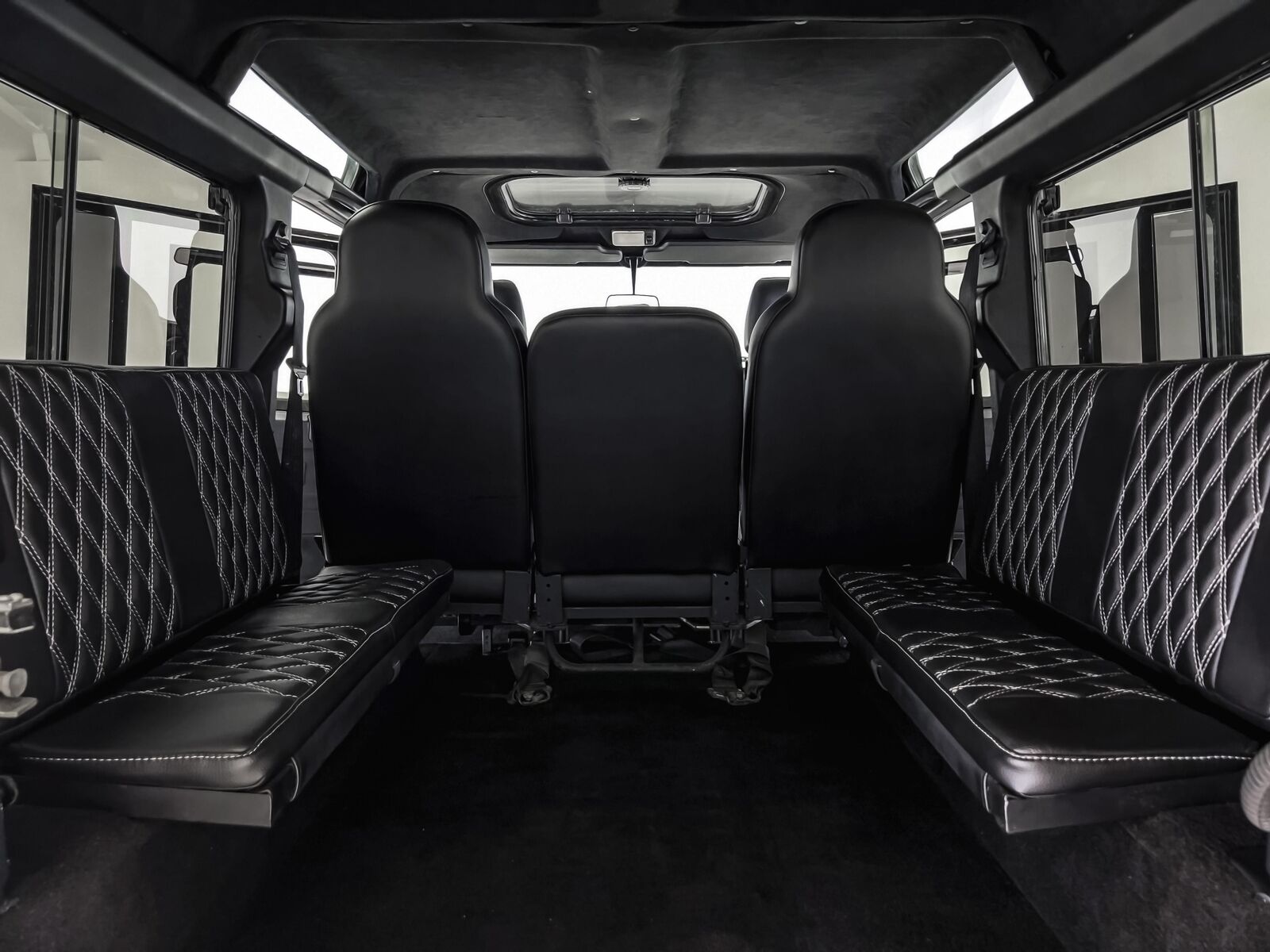 Land-Rover-Defender-1994-26