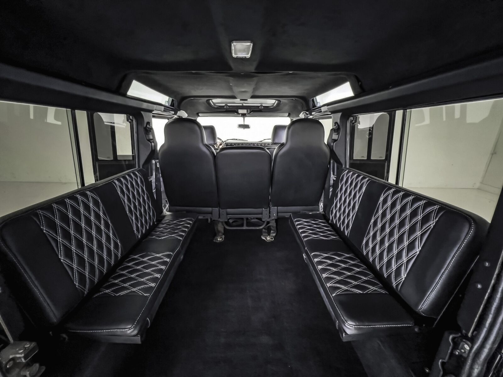 Land-Rover-Defender-1994-27