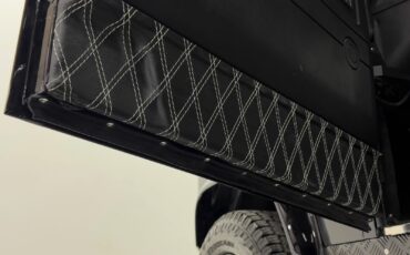 Land-Rover-Defender-1994-32