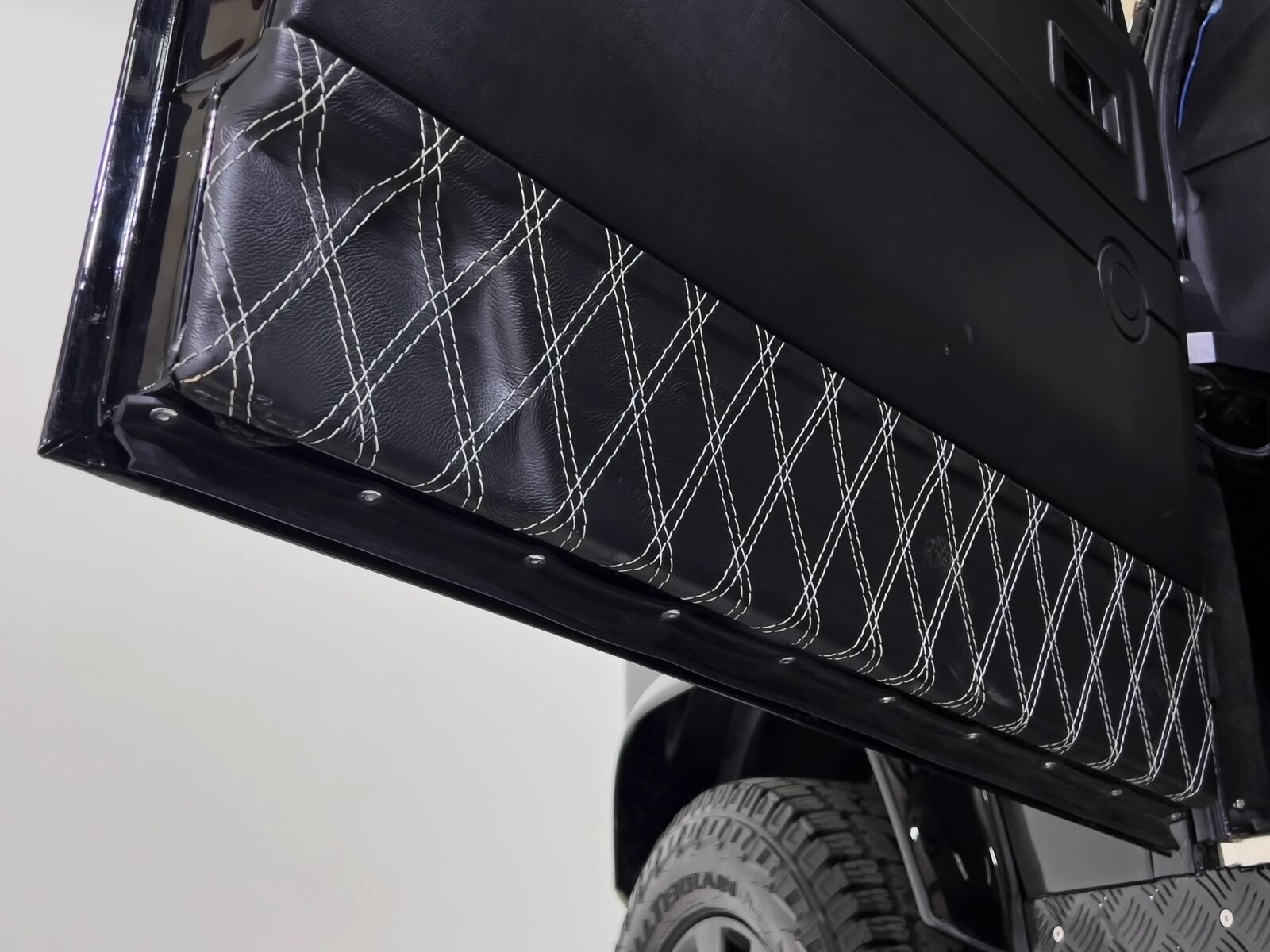 Land-Rover-Defender-1994-33