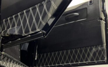 Land-Rover-Defender-1994-37