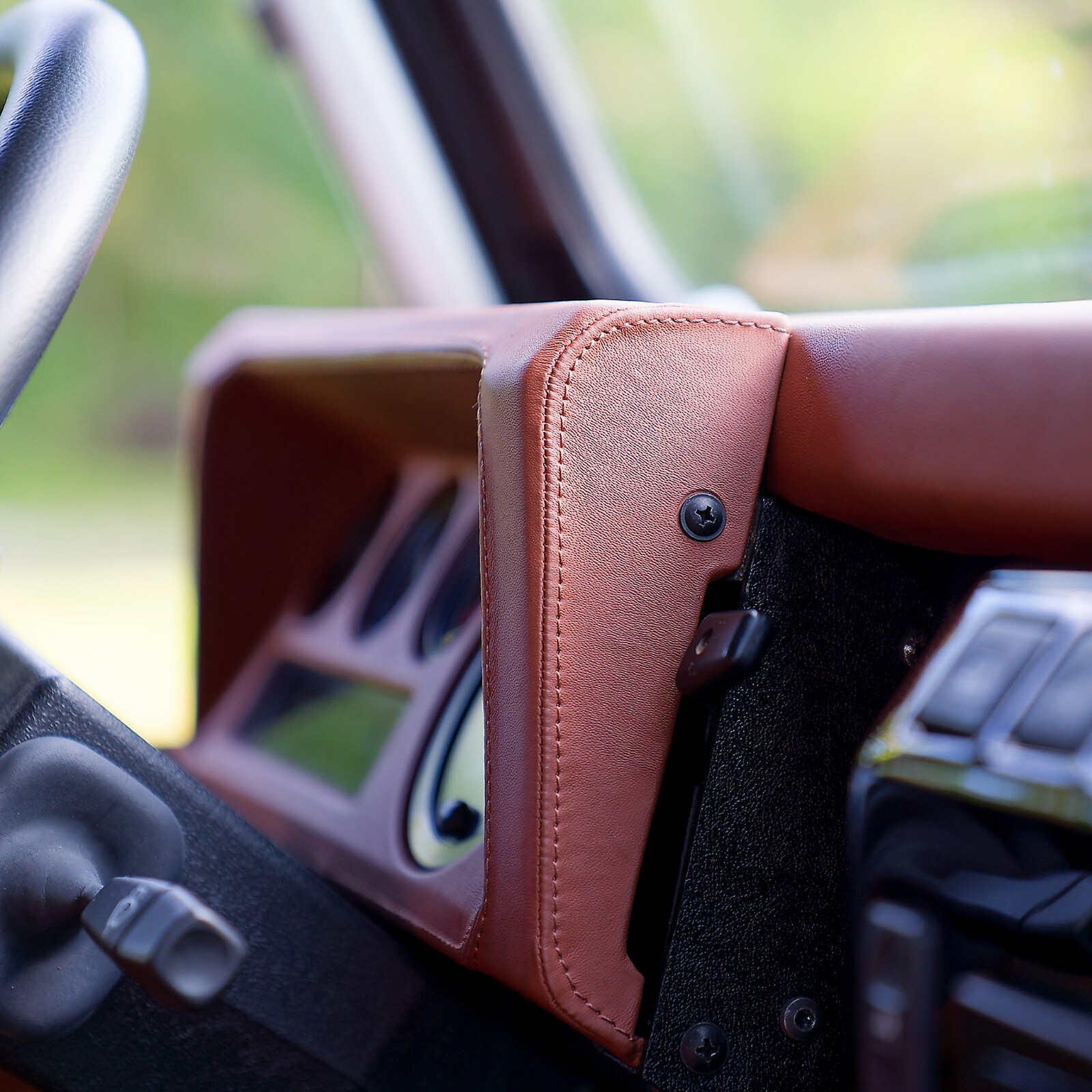 Land-Rover-Defender-1994-5