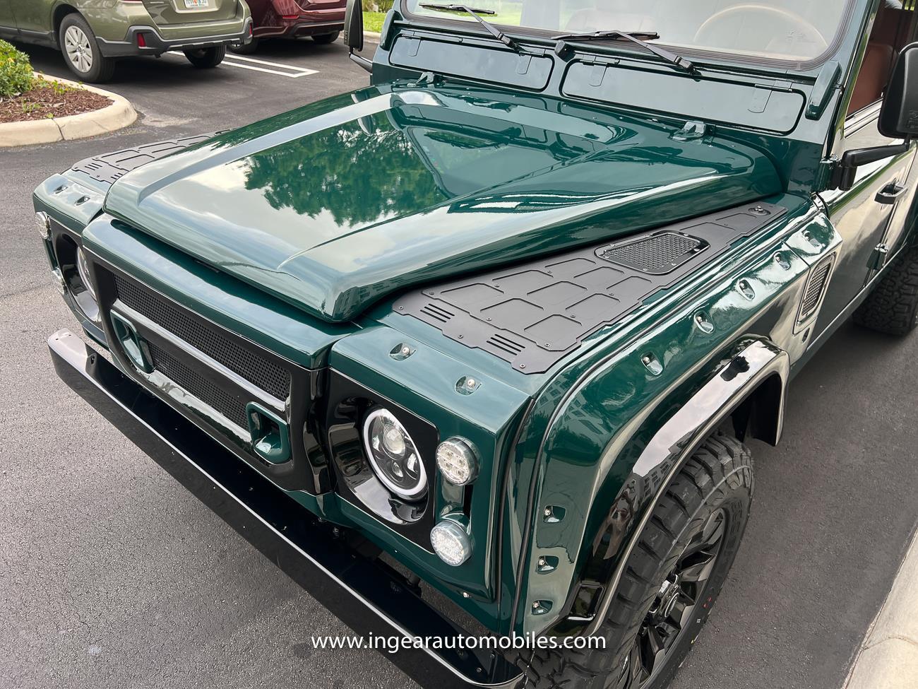 Land-Rover-Defender-1994-SUV-14