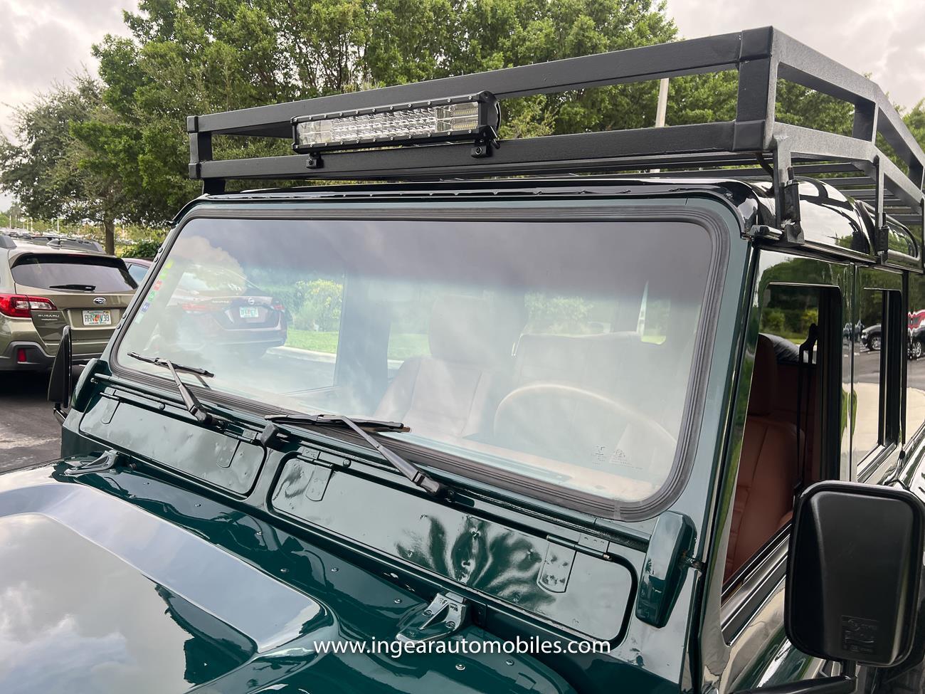 Land-Rover-Defender-1994-SUV-18