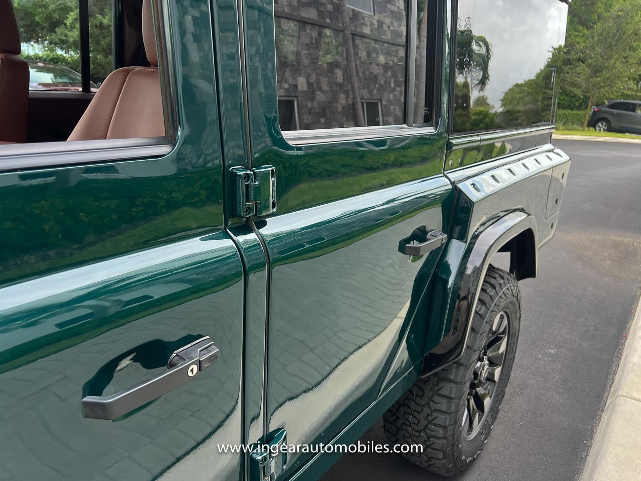 Land-Rover-Defender-1994-SUV-23