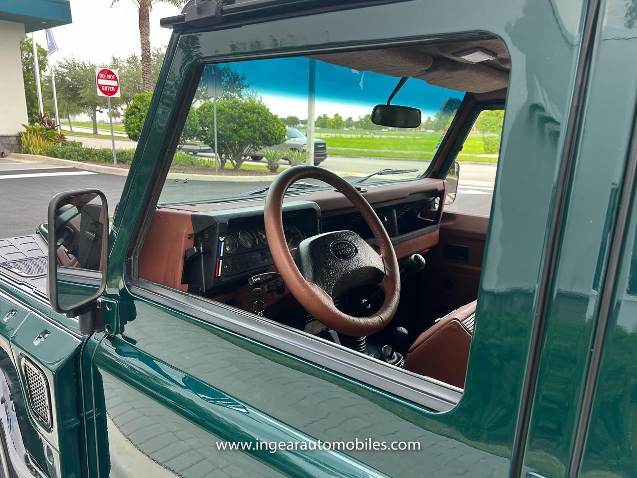 Land-Rover-Defender-1994-SUV-26