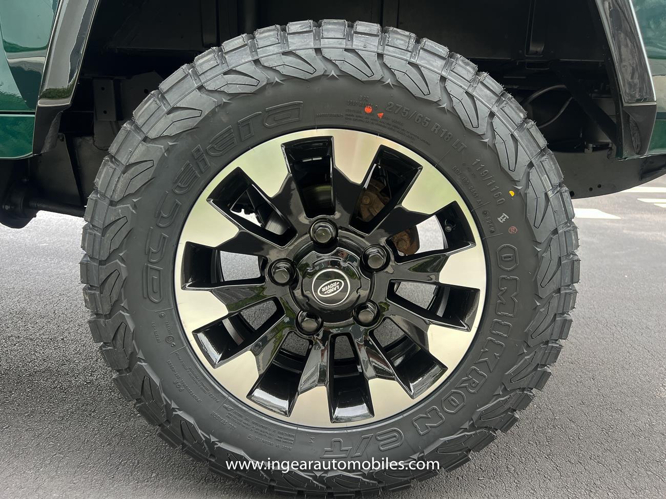 Land-Rover-Defender-1994-SUV-28