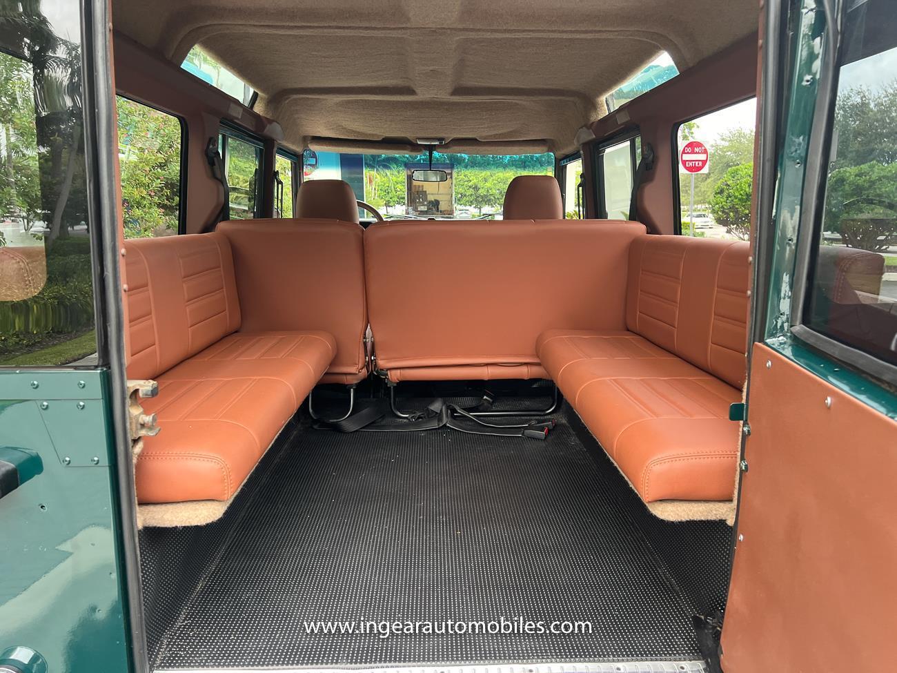 Land-Rover-Defender-1994-SUV-4