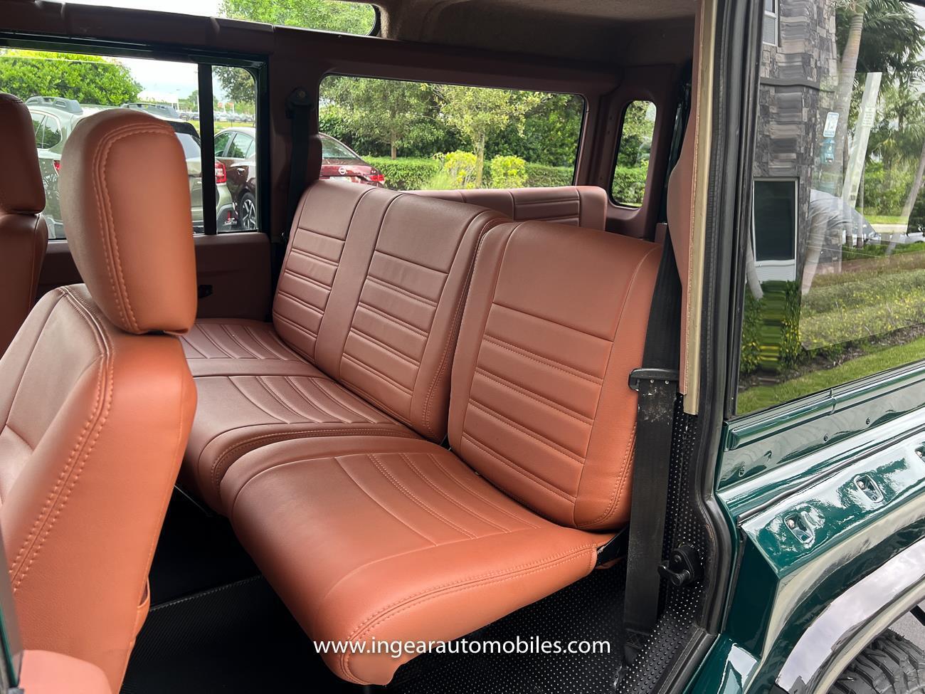 Land-Rover-Defender-1994-SUV-5