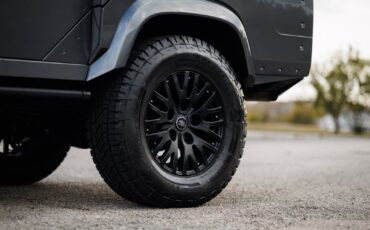 Land-Rover-Defender-1995-SUV-10